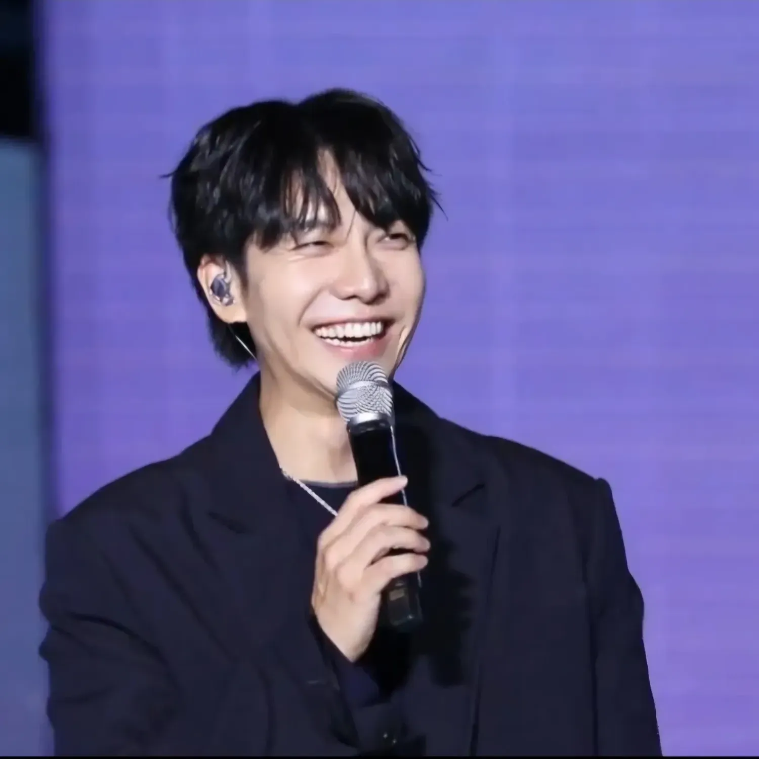 Foto terbaru dari Lee Seunggi