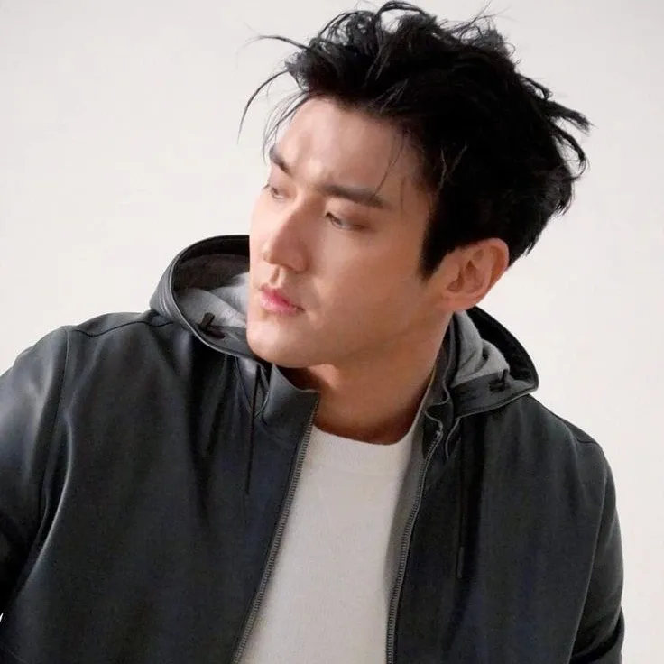 Behind-the-scenes cut of Choi Siwon