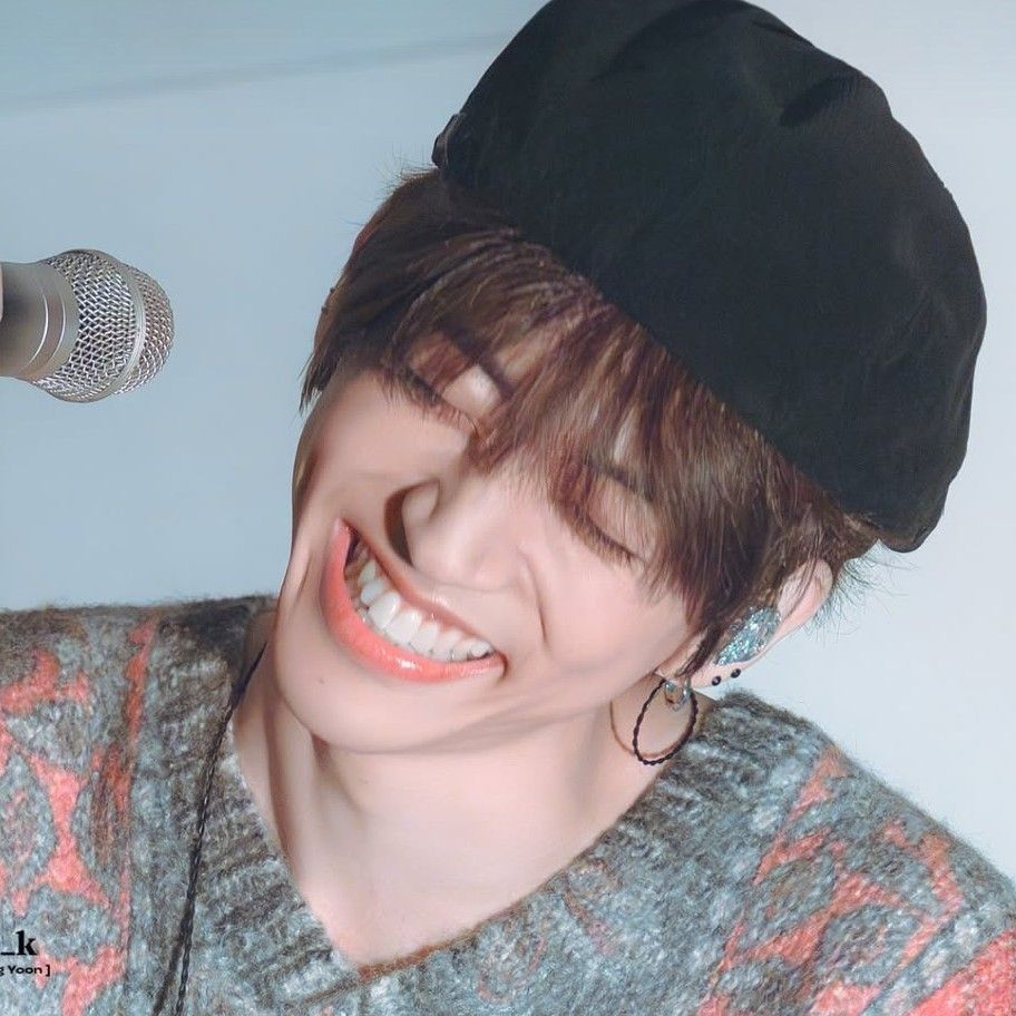 Behind-the-scenes cut of Lee Seungyoon