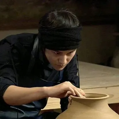 Behind-the-scenes cut of Kim Bum