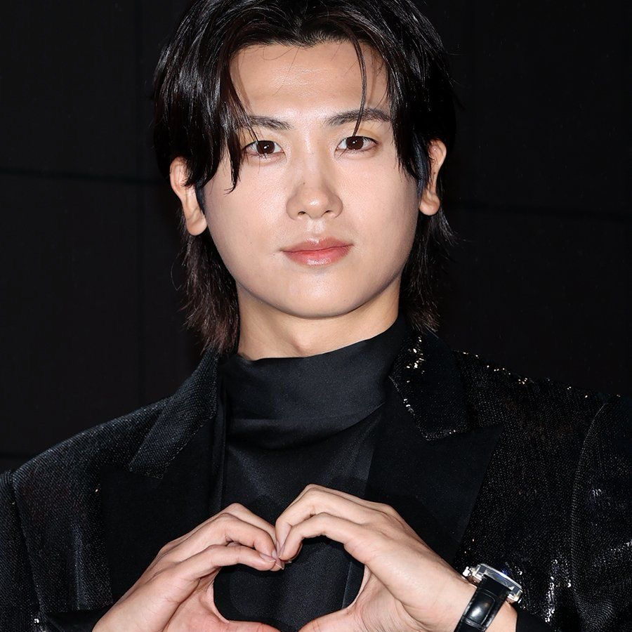 Behind-the-scenes cut of Park Hyungsik