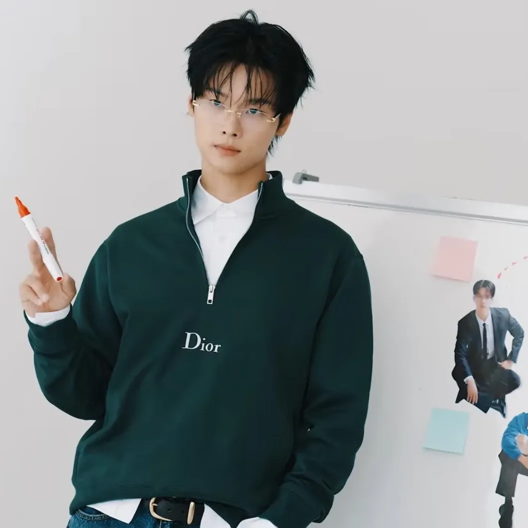 A moment captured by a fan of Cha Hakyeon (N)