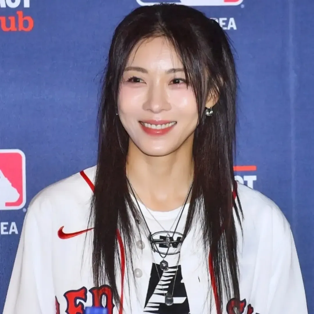 Behind-the-scenes cut of Ha Jiwon