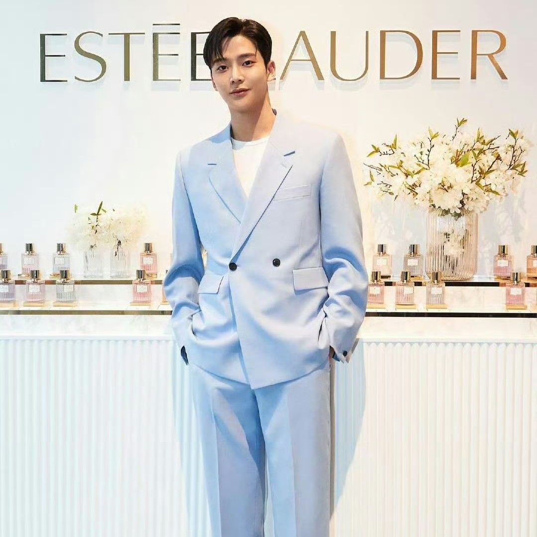 로운의 비하인드 컷