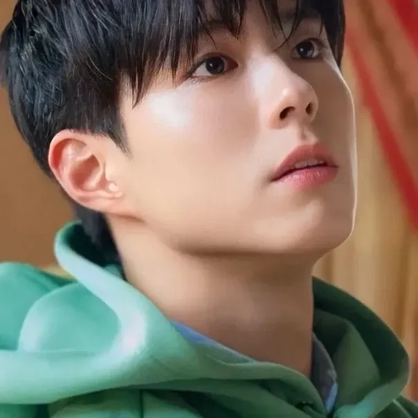 Latest photo of Park Bogum