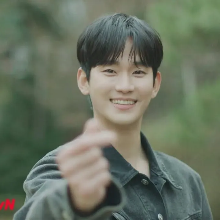 Behind-the-scenes cut of Kim Soohyun