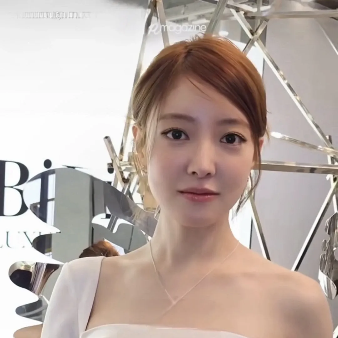 A moment captured by a fan of Lee Seyoung