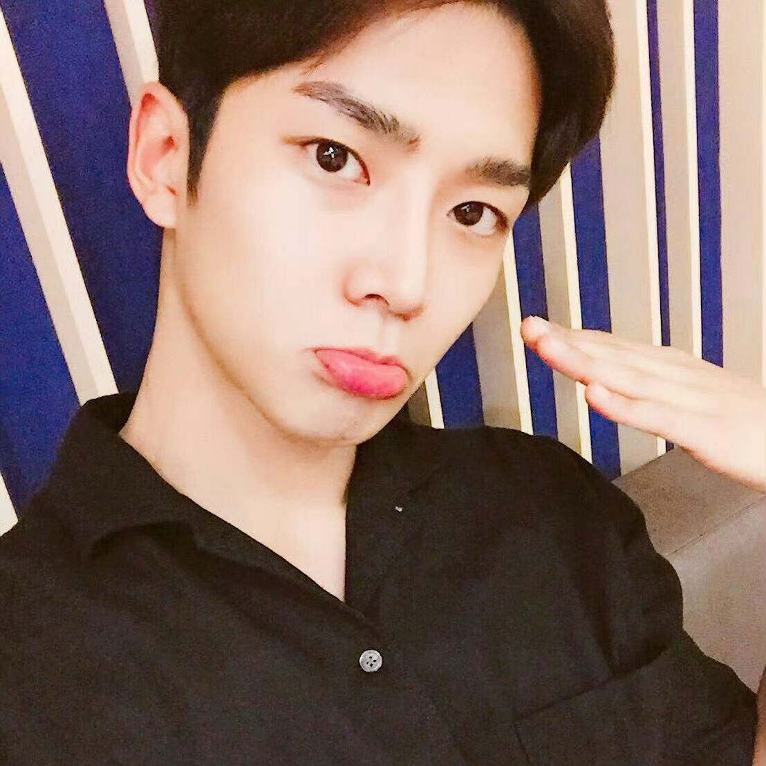 Momen yang diabadikan oleh penggemar Rowoon
