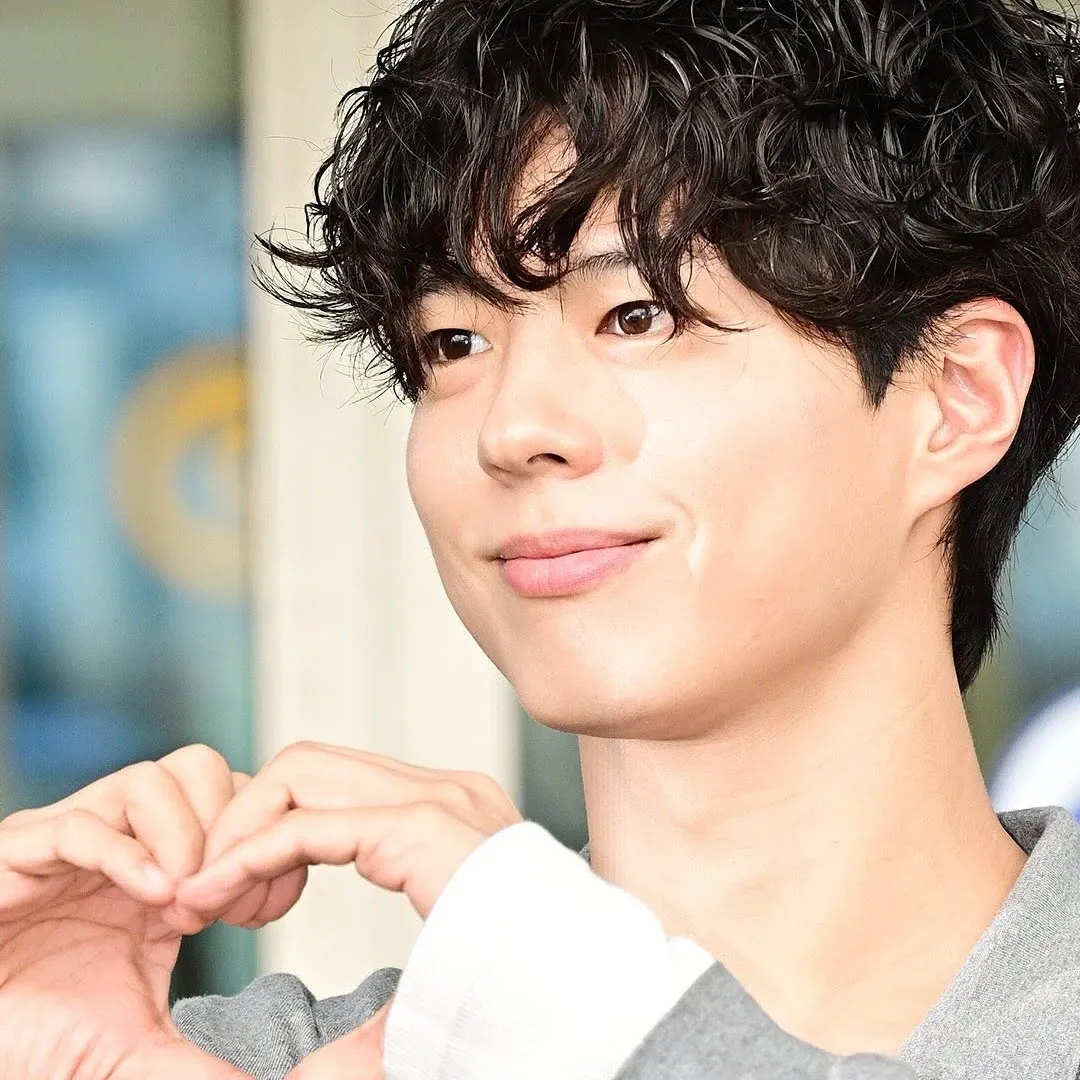 Latest photo of Park Bogum