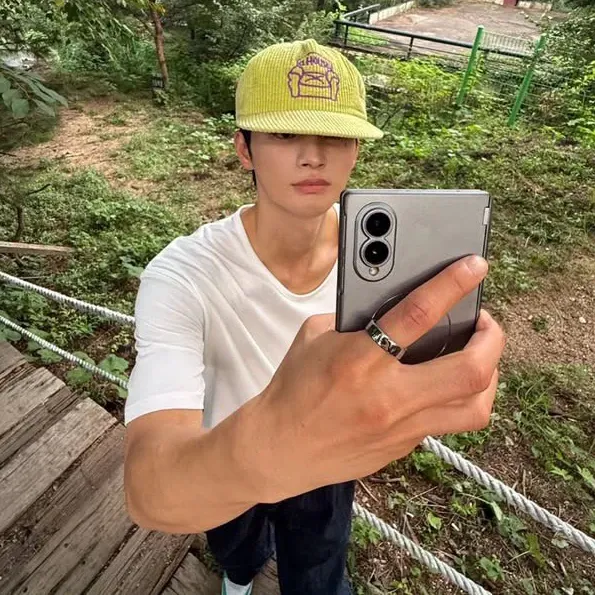 Momen yang diabadikan oleh penggemar Seo Inguk