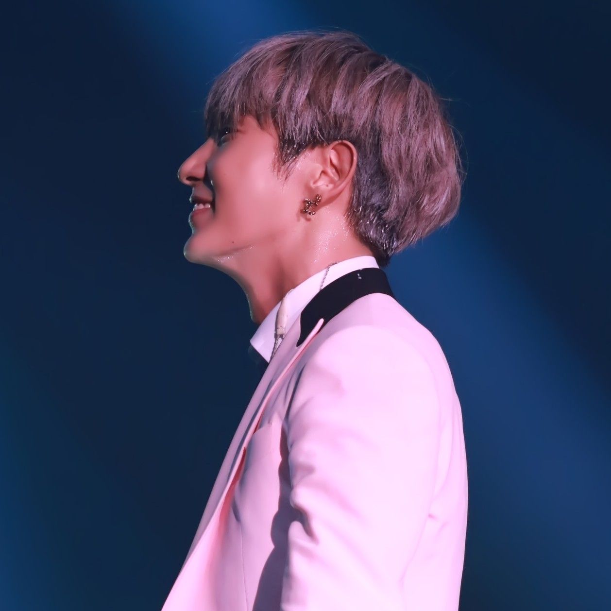 A moment captured by a fan of Lee Joongi