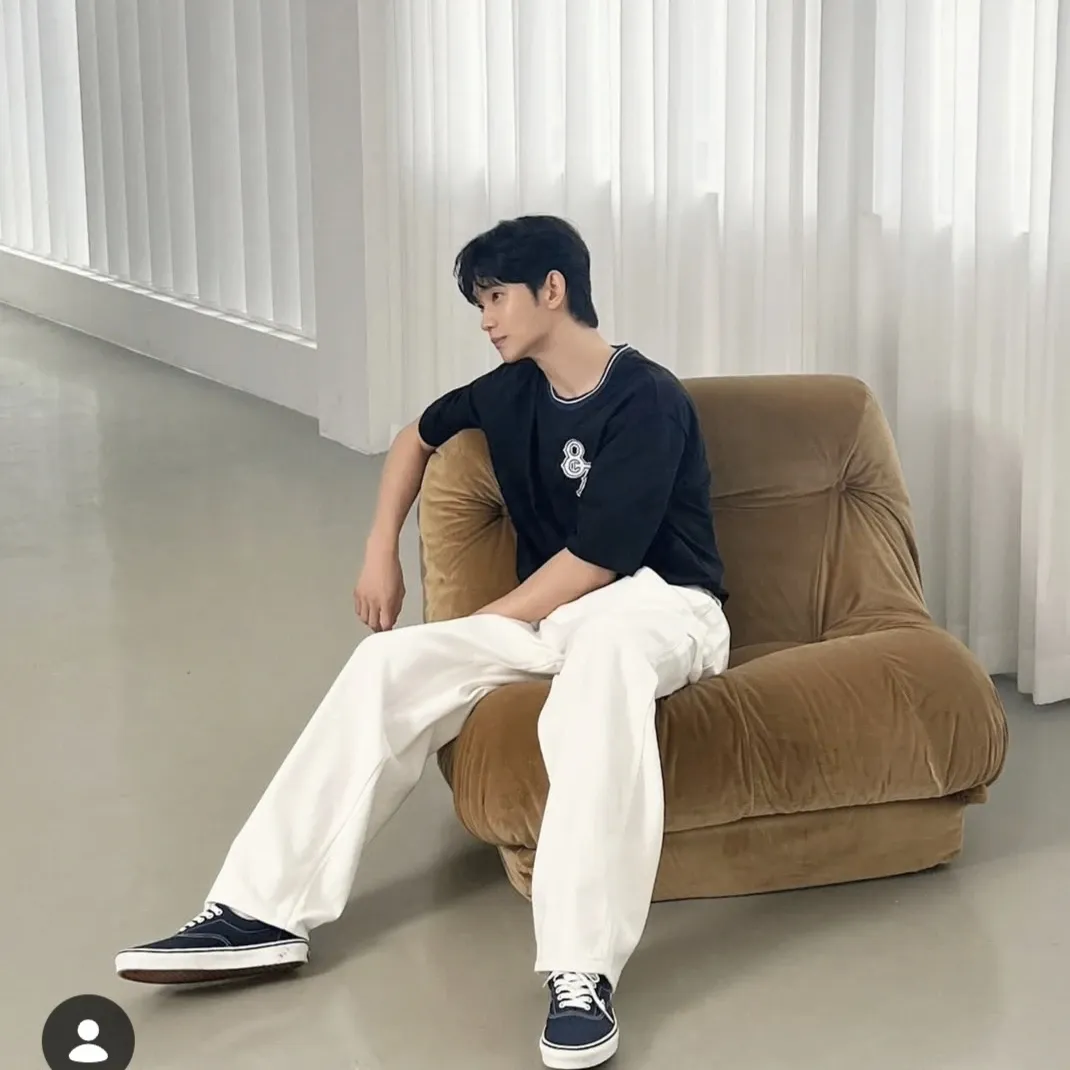 Behind-the-scenes cut of Kim Soohyun