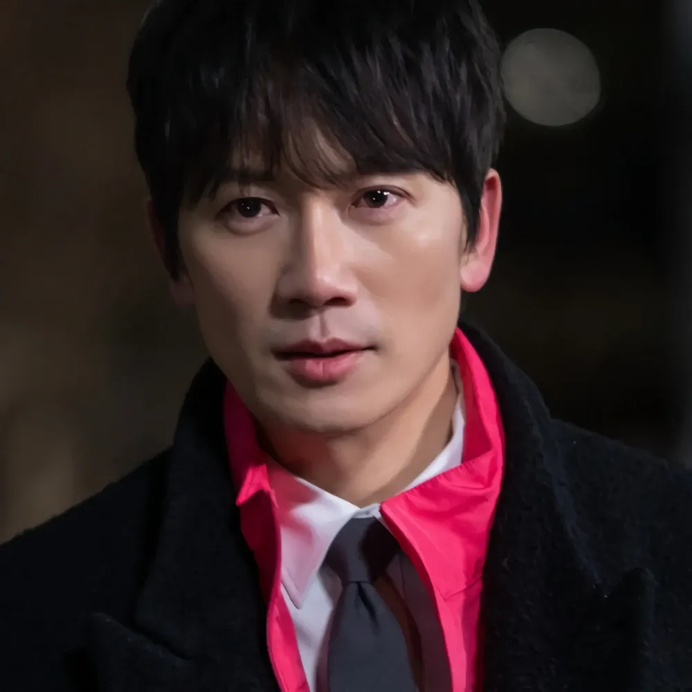Recent activity shot of Ji Sung