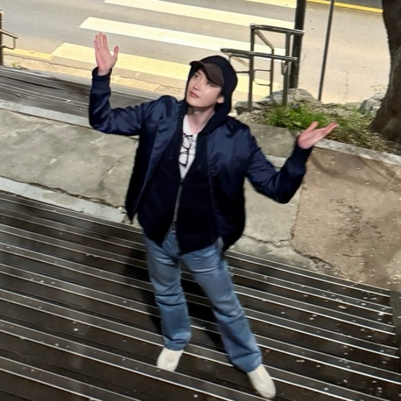 粉丝拍下的李钟硕瞬间