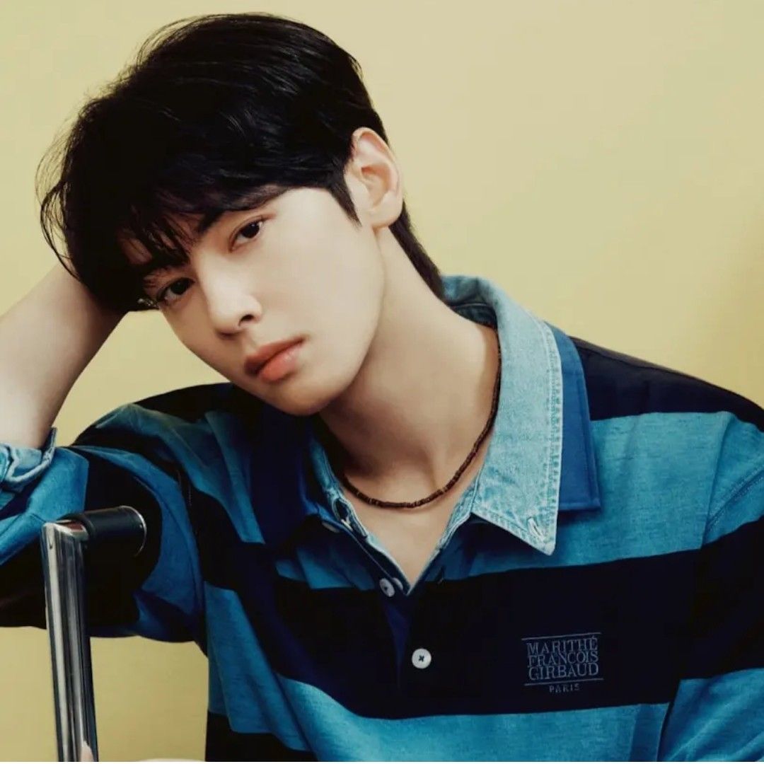 Latest photo of Cha Eunwoo