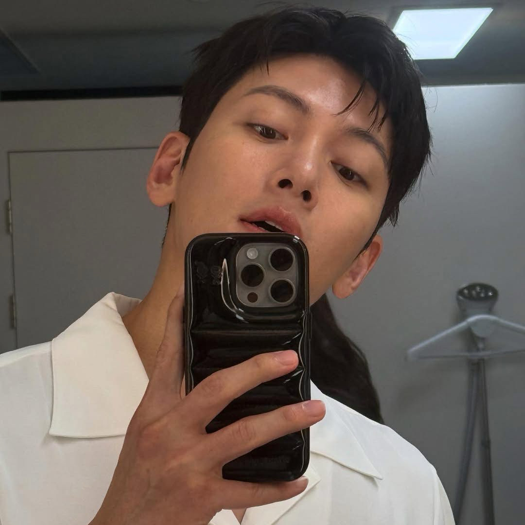 Behind-the-scenes cut of Ji Changwook