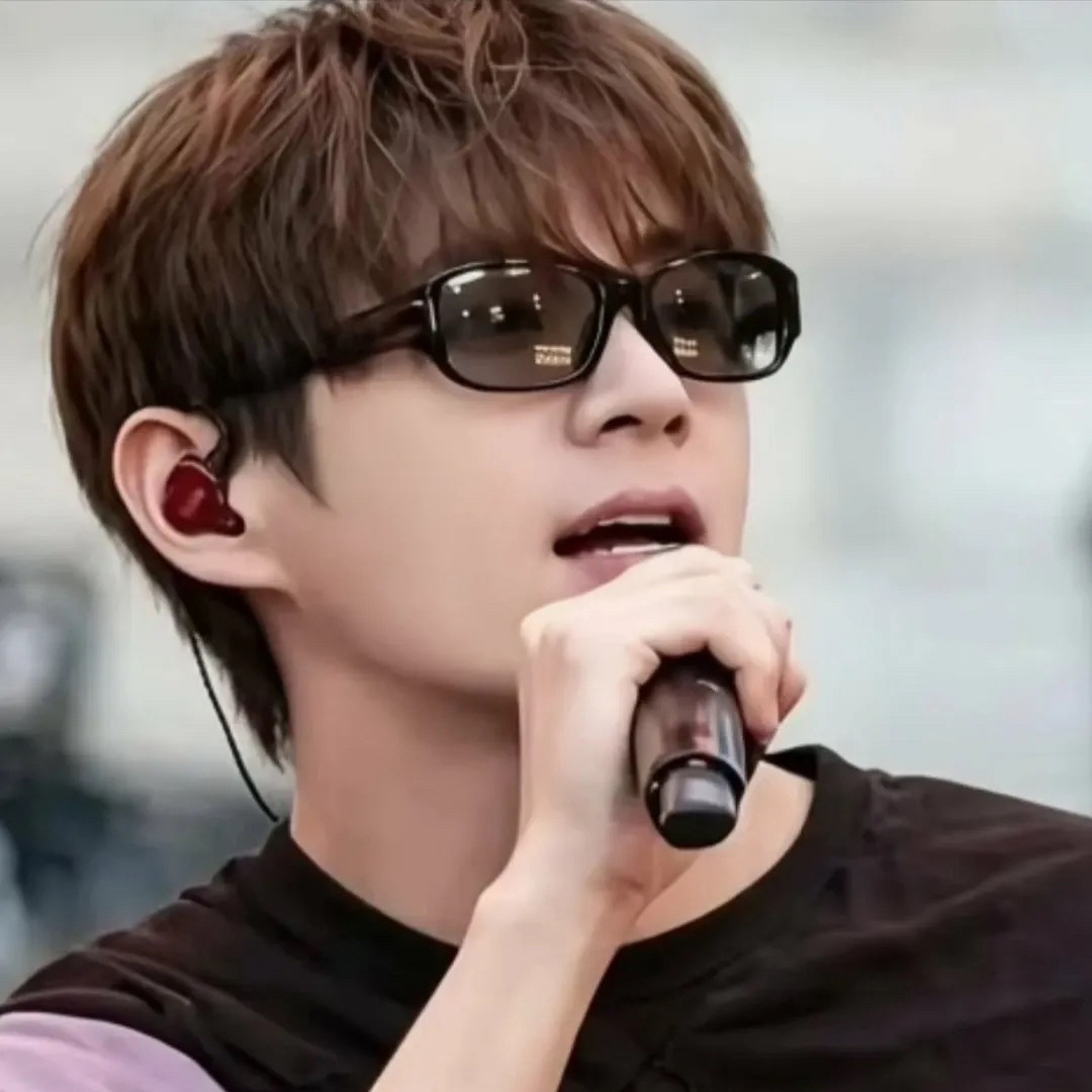 A moment captured by a fan of Kim Taehyung (V)