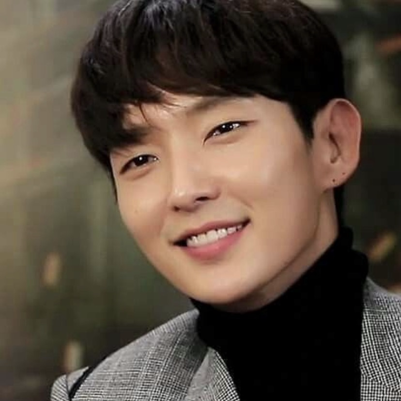 李準基的最新照片