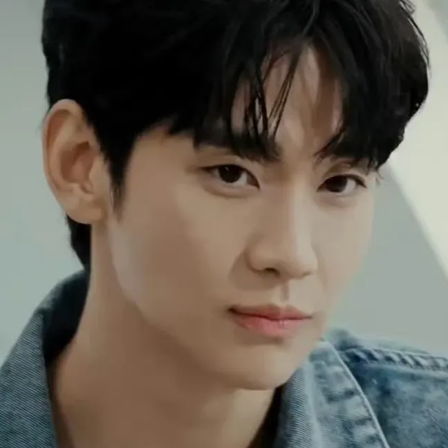 A moment captured by a fan of Kim Soohyun