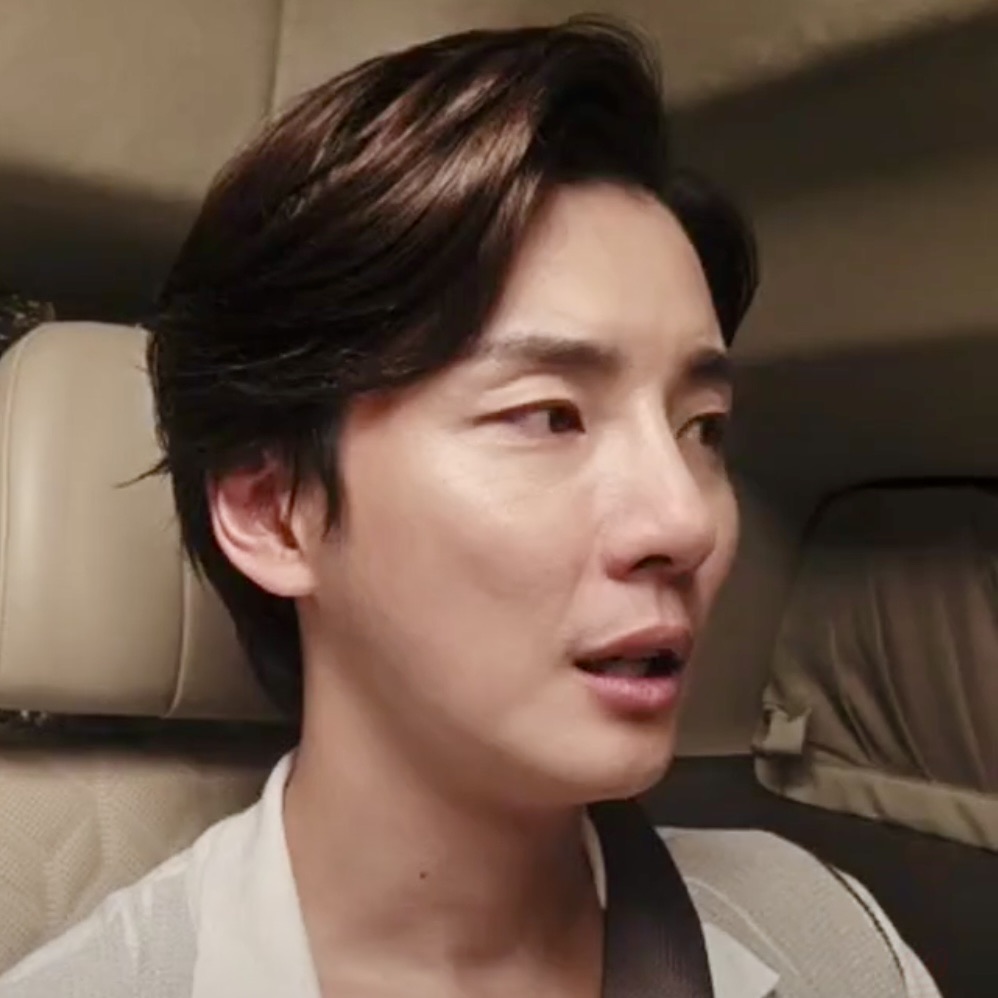Latest photo of Yoon Shiyoon
