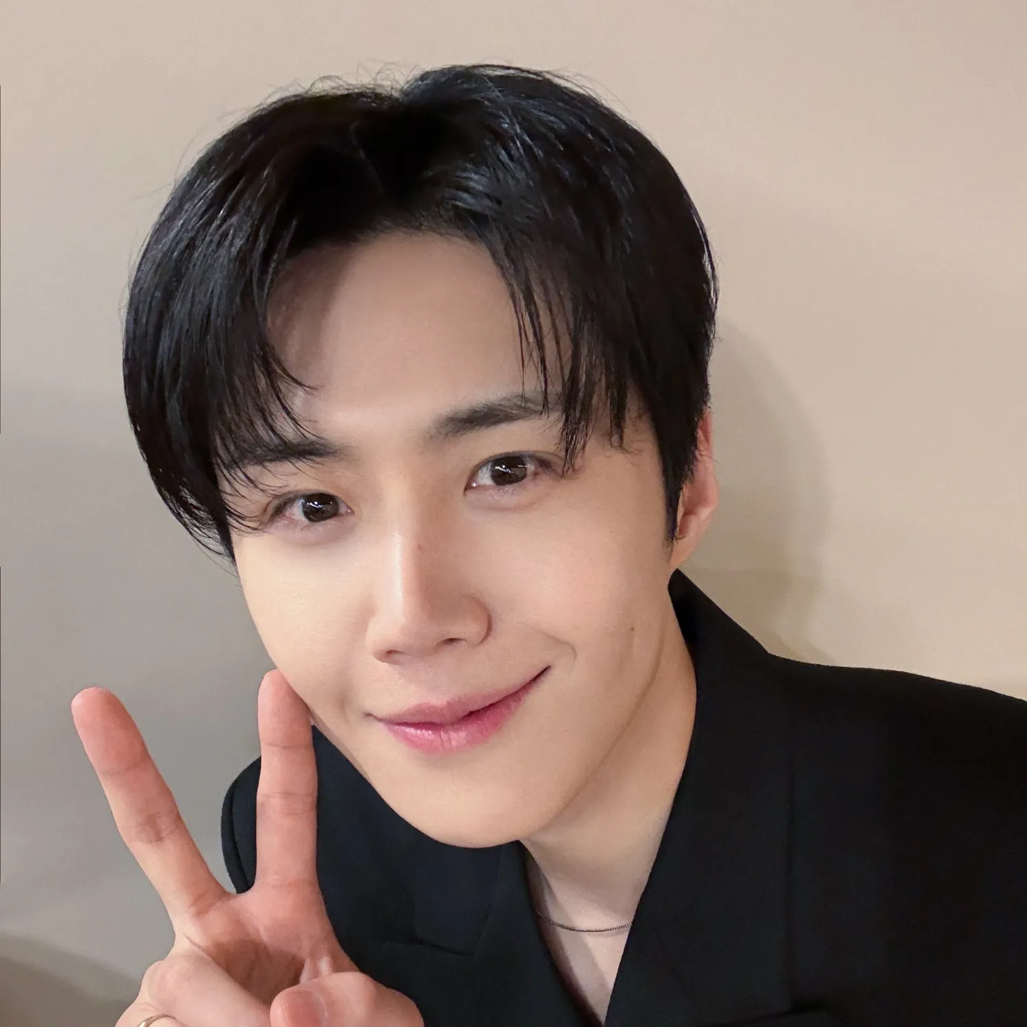 Behind-the-scenes cut of Kim Seonho