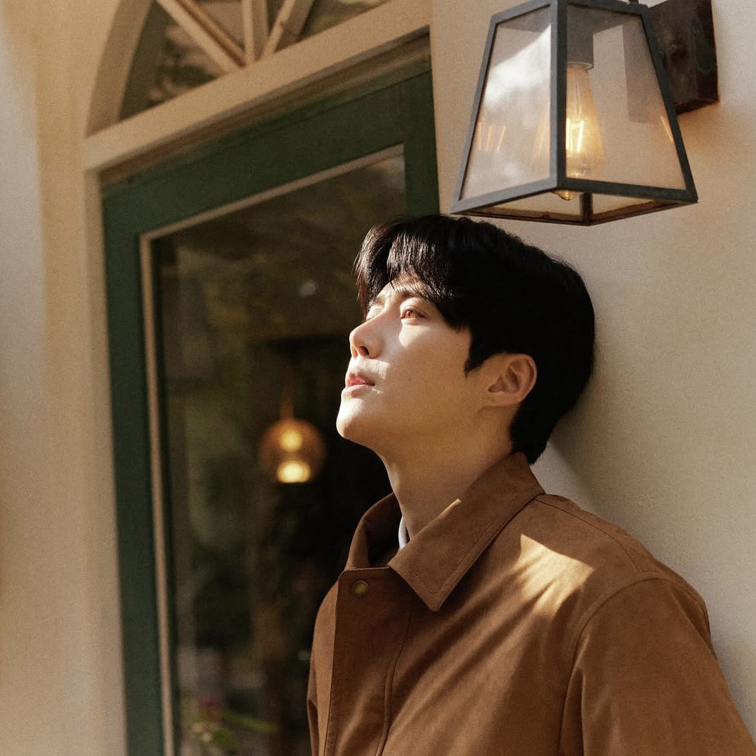 Behind-the-scenes cut of Kim Seonho