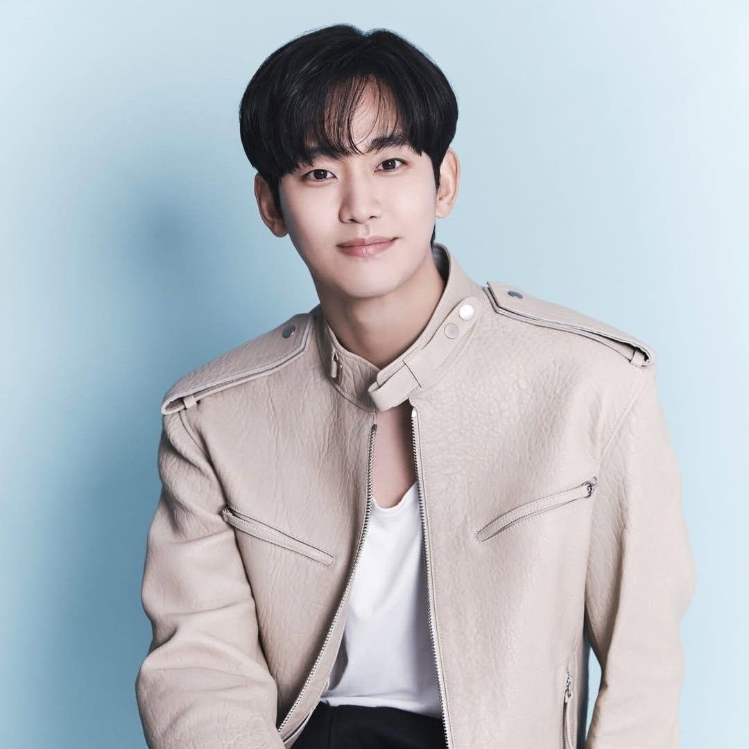 粉絲拍下的金秀賢瞬間