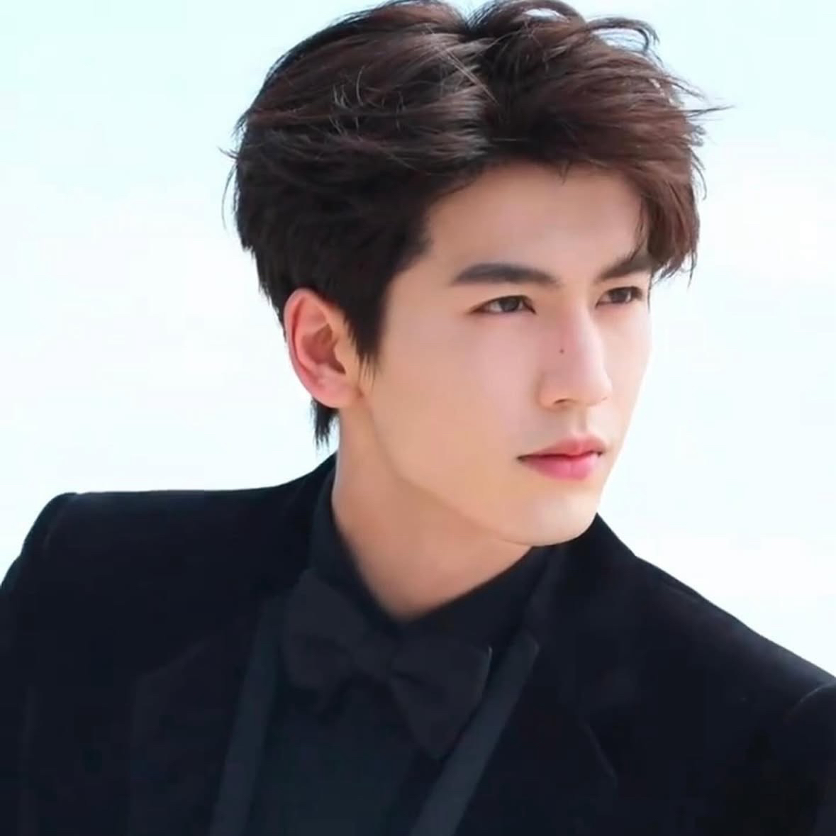 Behind-the-scenes cut of Zhang Linghe