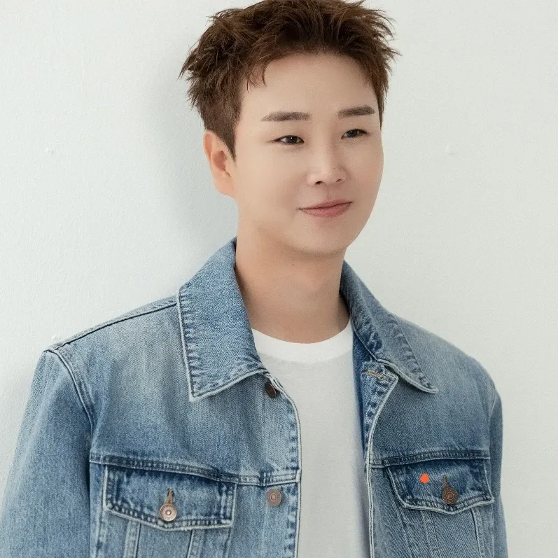 Latest photo of Song Minjun