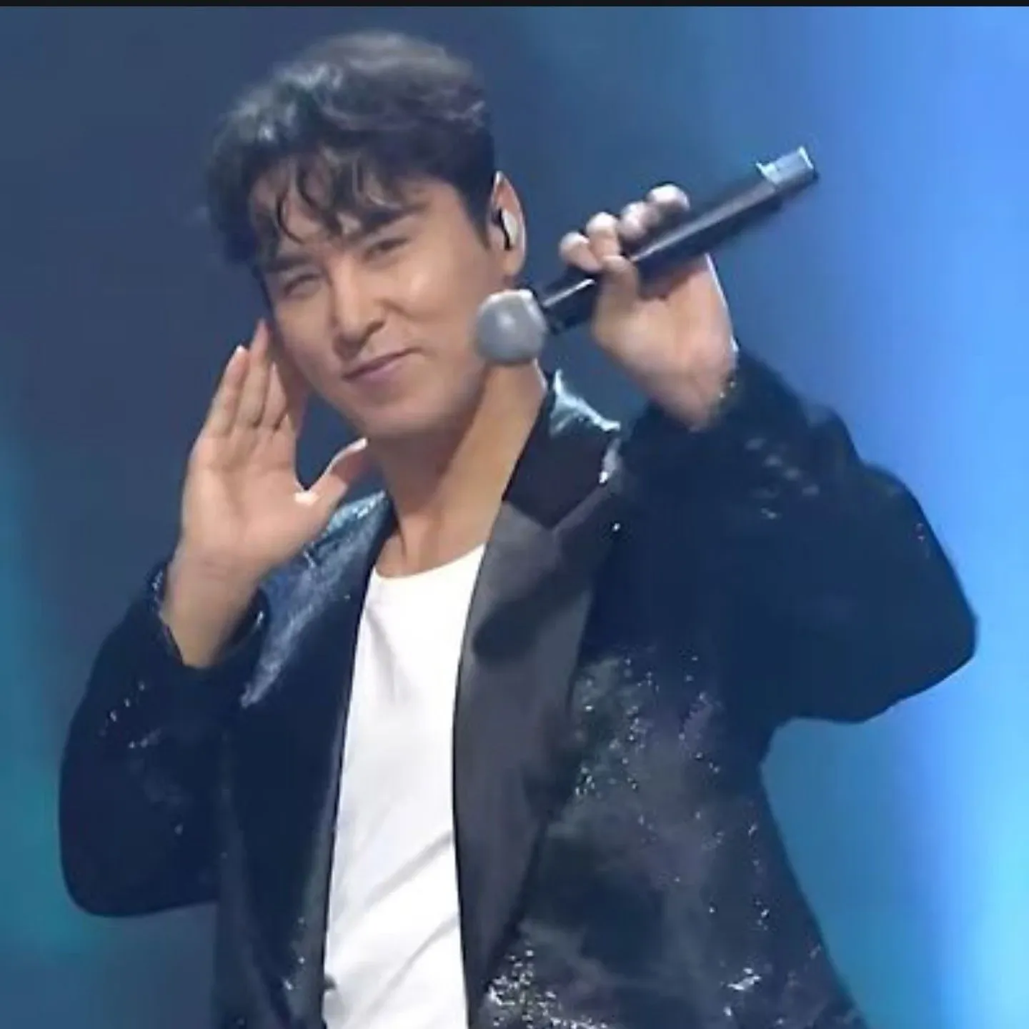 チャン・ミンホの最近の活動ショット