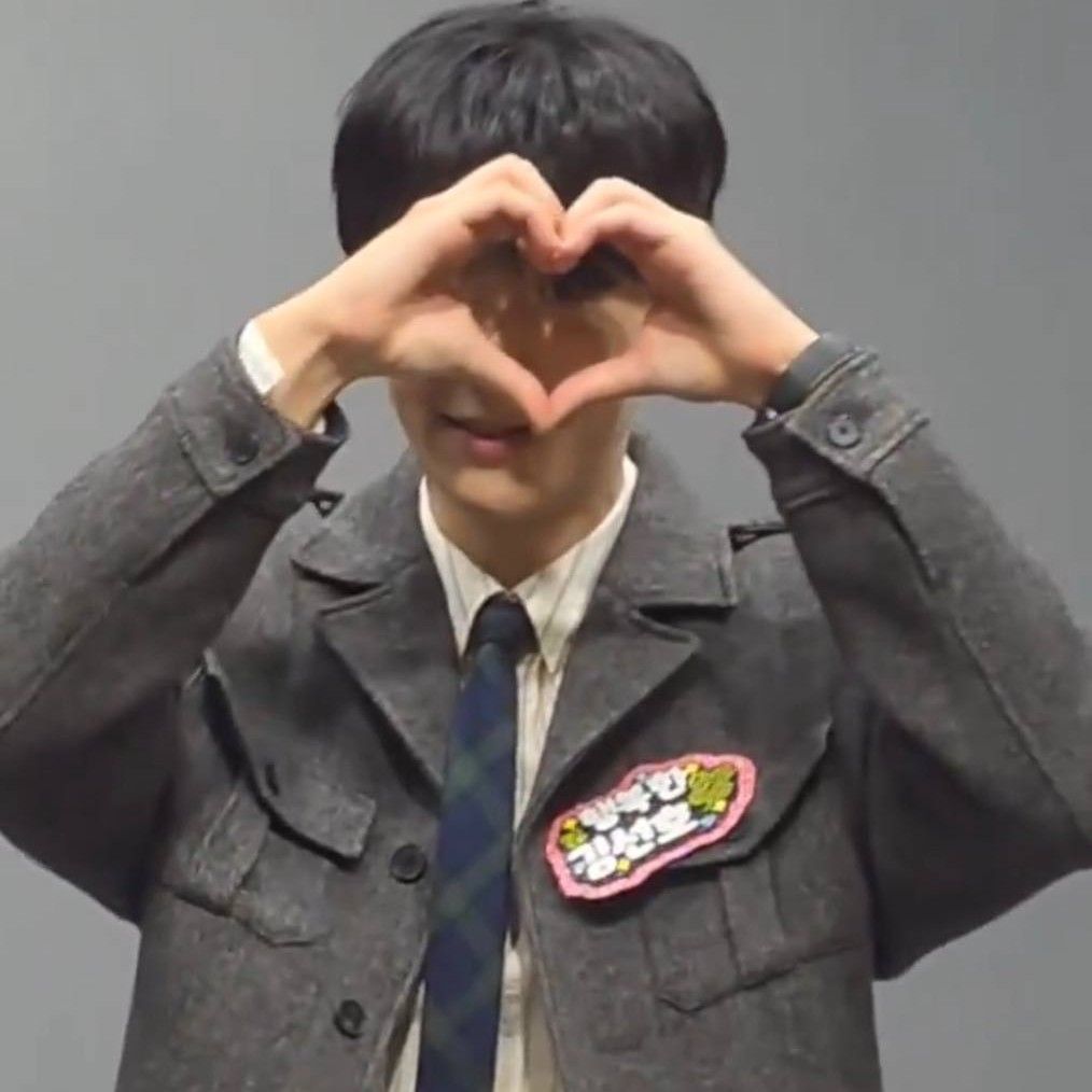 金宣虎的最新照片