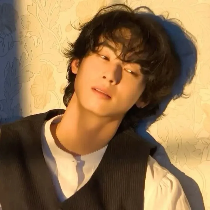 A moment captured by a fan of Cha Eunwoo
