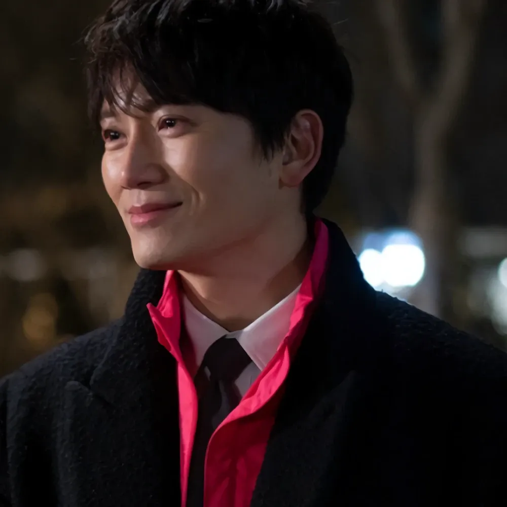 Behind-the-scenes cut of Ji Sung