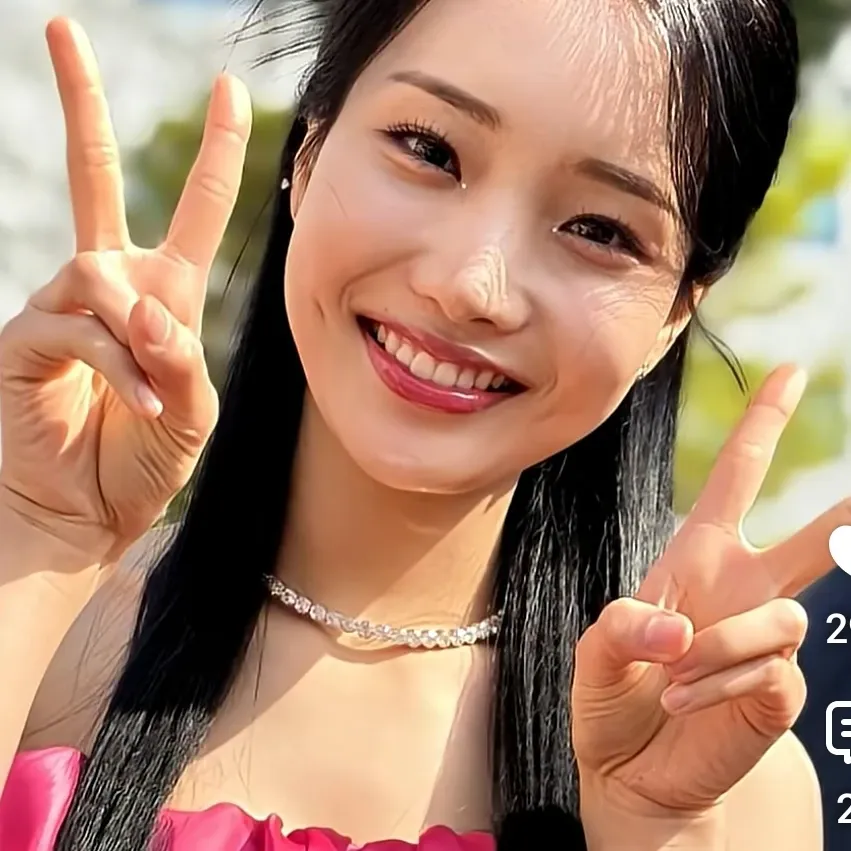 Behind-the-scenes cut of Kim Soyeon (2004)