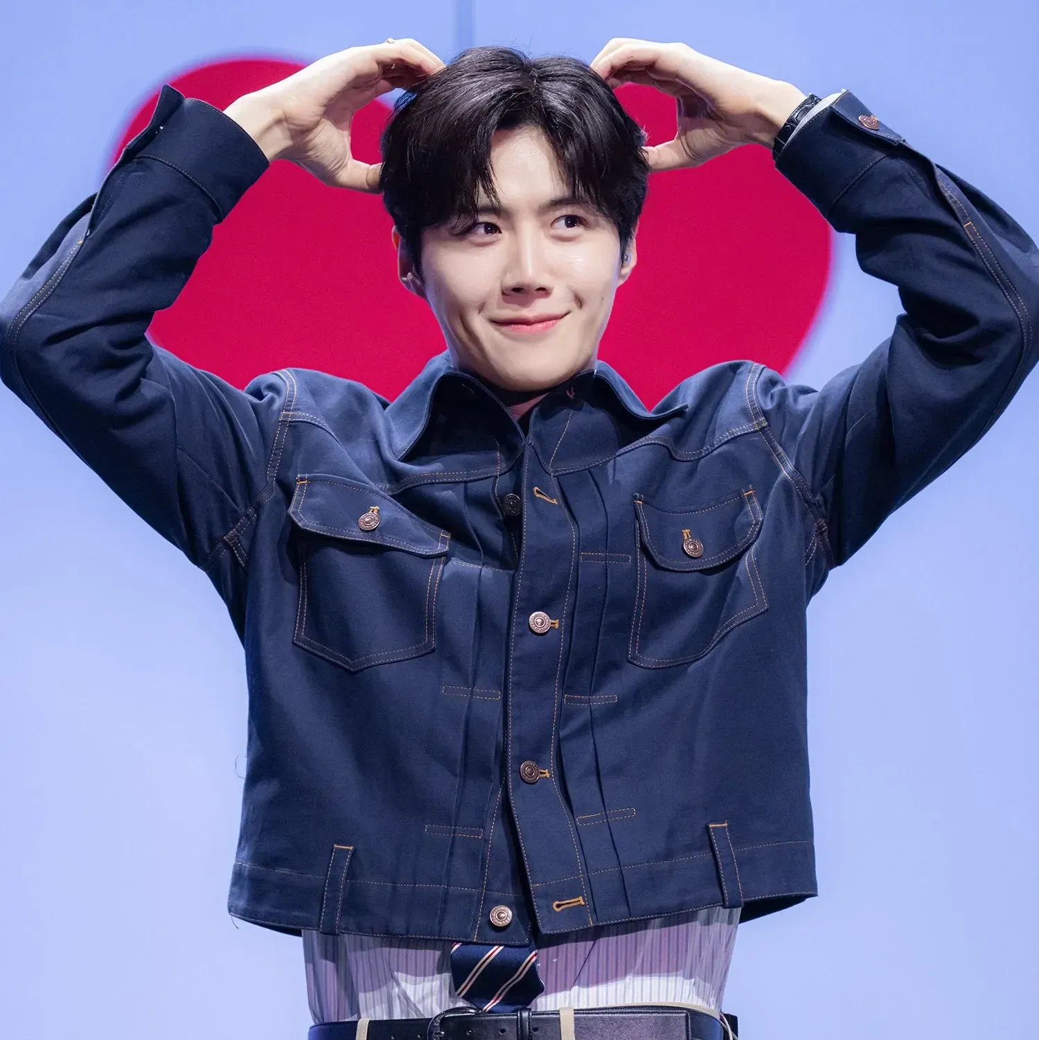 Behind-the-scenes cut of Kim Seonho