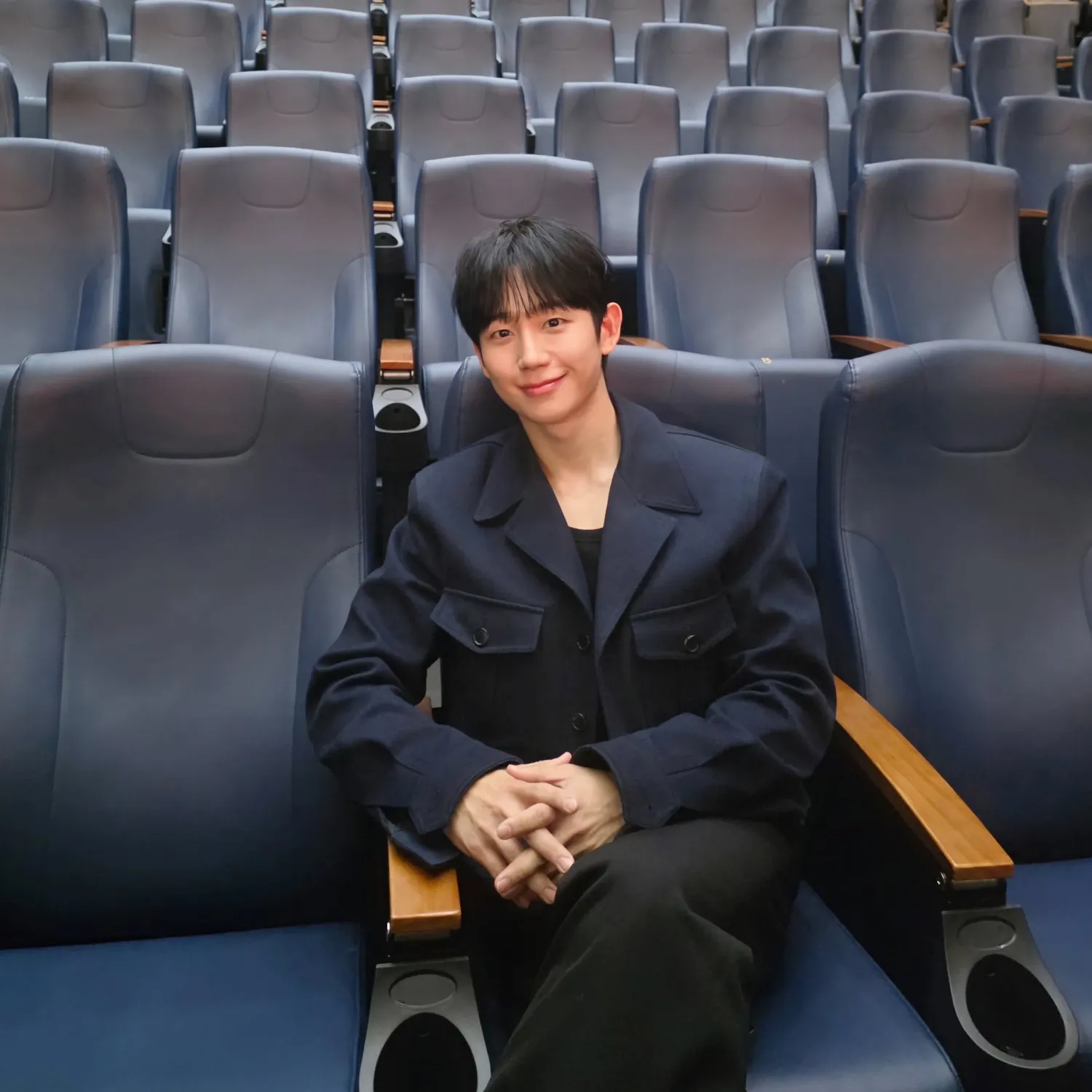 Behind-the-scenes cut of Jung Haein