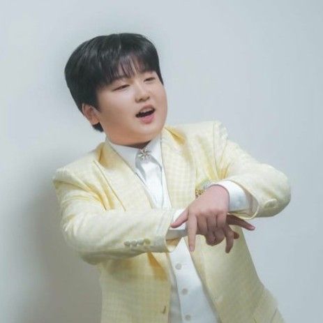 Behind-the-scenes cut of Park Sungon