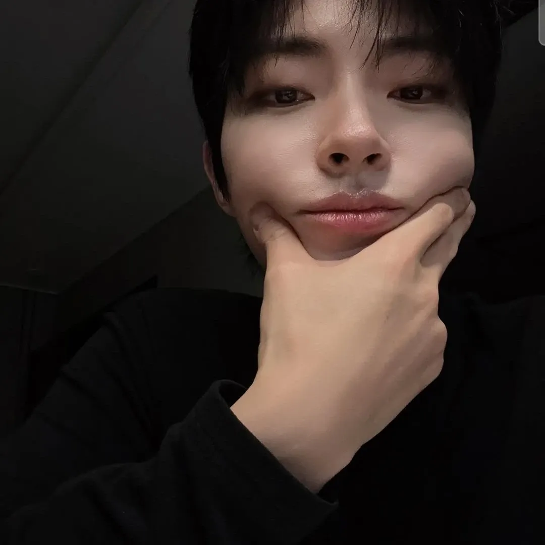 황인엽의 최신 사진