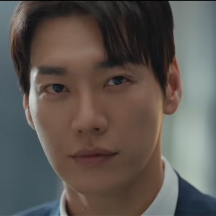 A moment captured by a fan of Kim Youngkwang