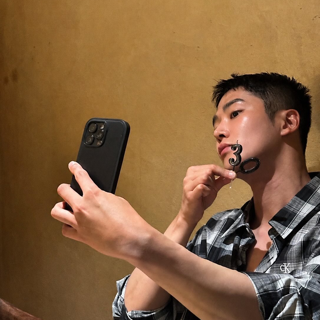 Momen yang diabadikan oleh penggemar Rowoon