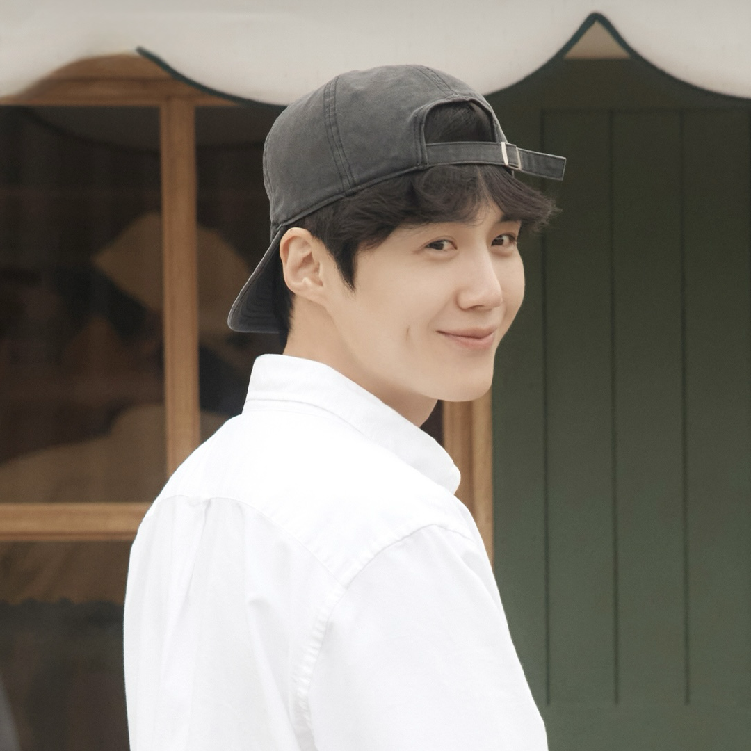 Behind-the-scenes cut of Kim Seonho
