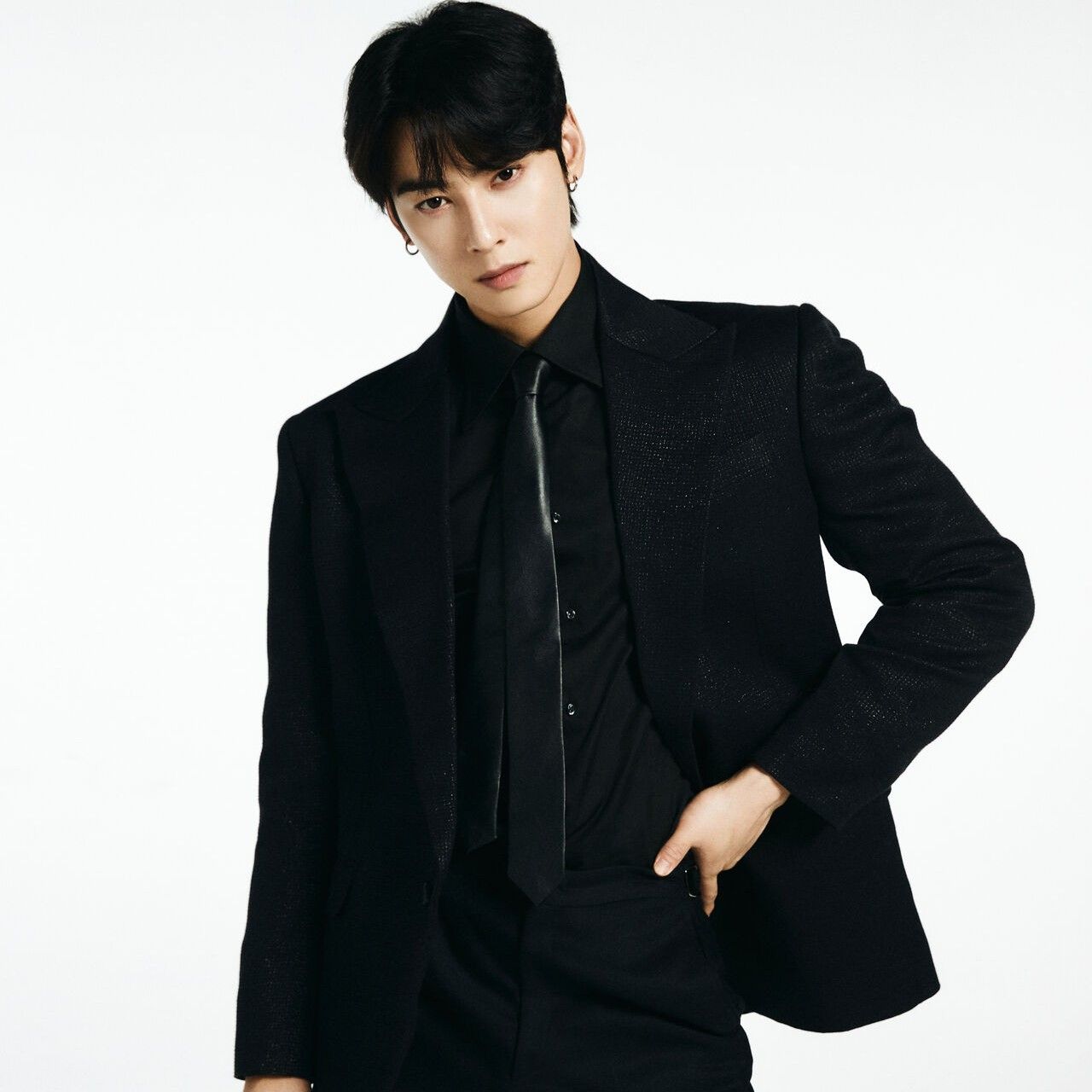 Recent activity shot of Cha Eunwoo