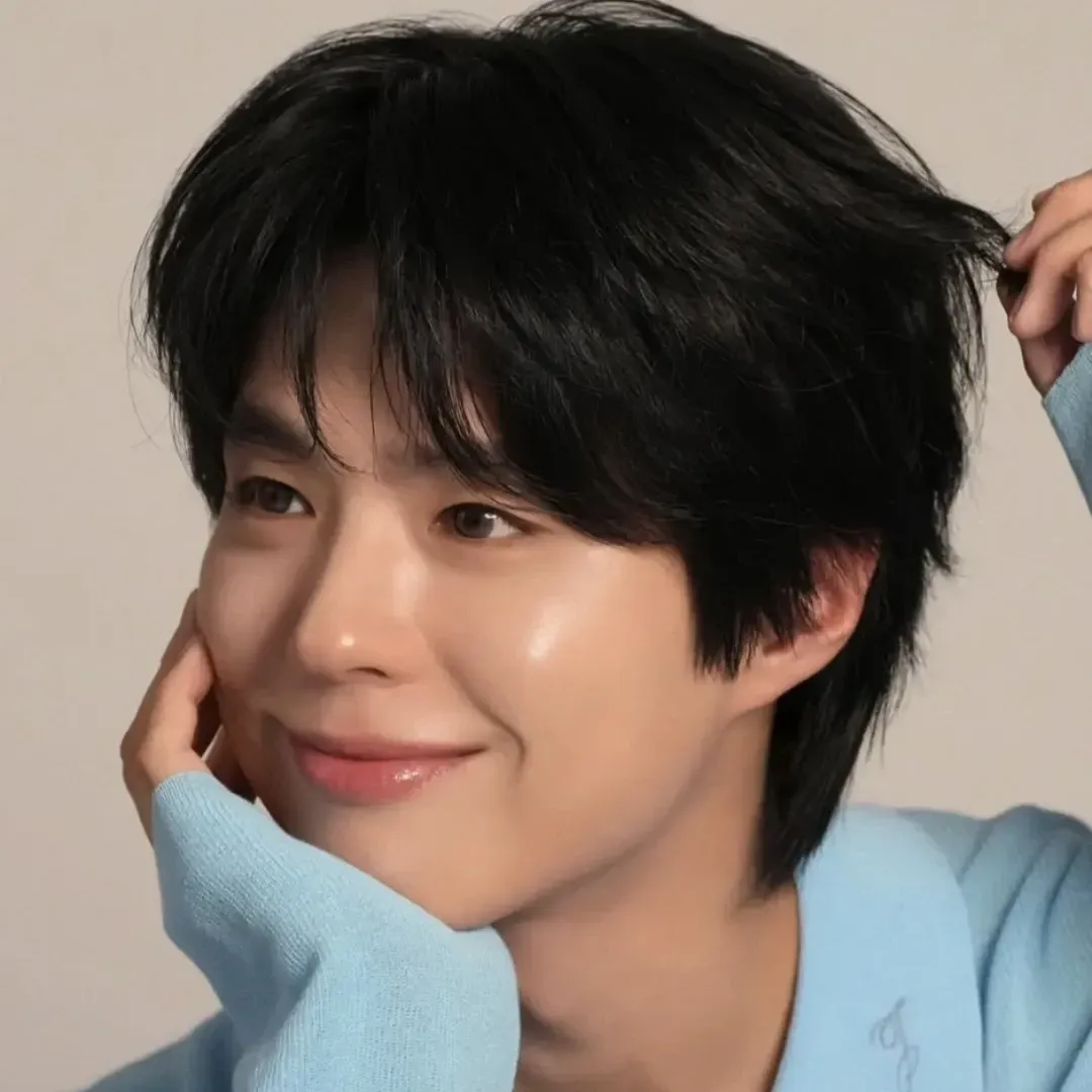 Behind-the-scenes cut of Park Bogum