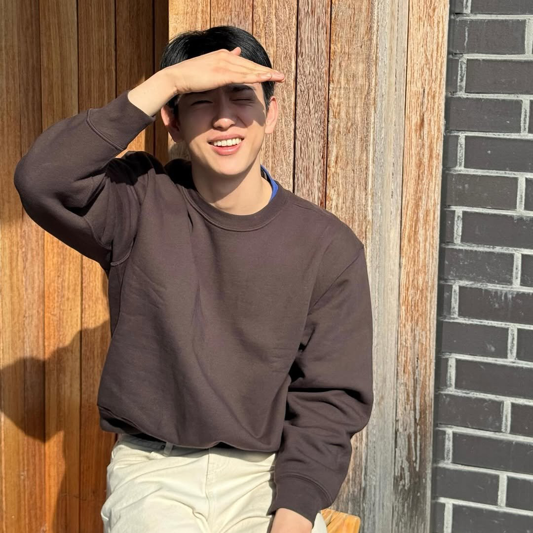 Foto terbaru dari Park Jinyoung