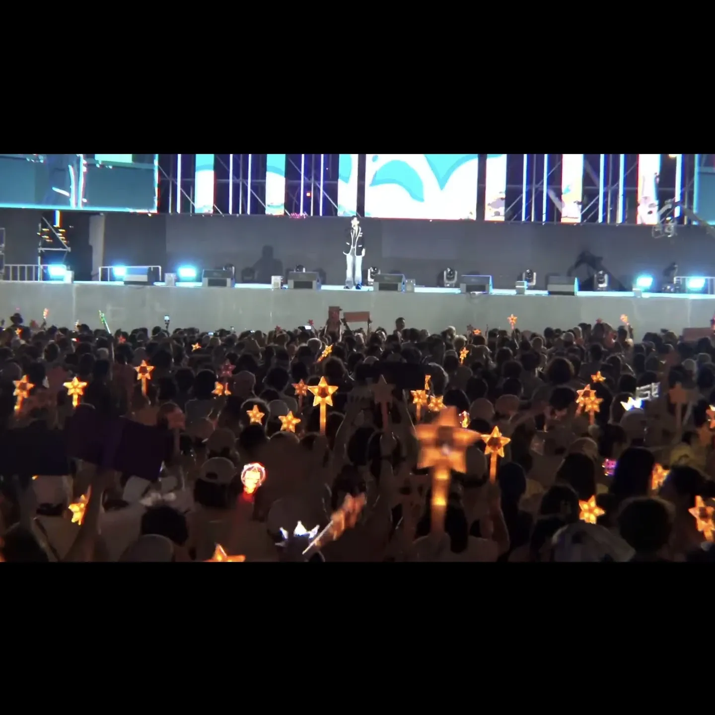 A moment captured by a fan of Seong Ri