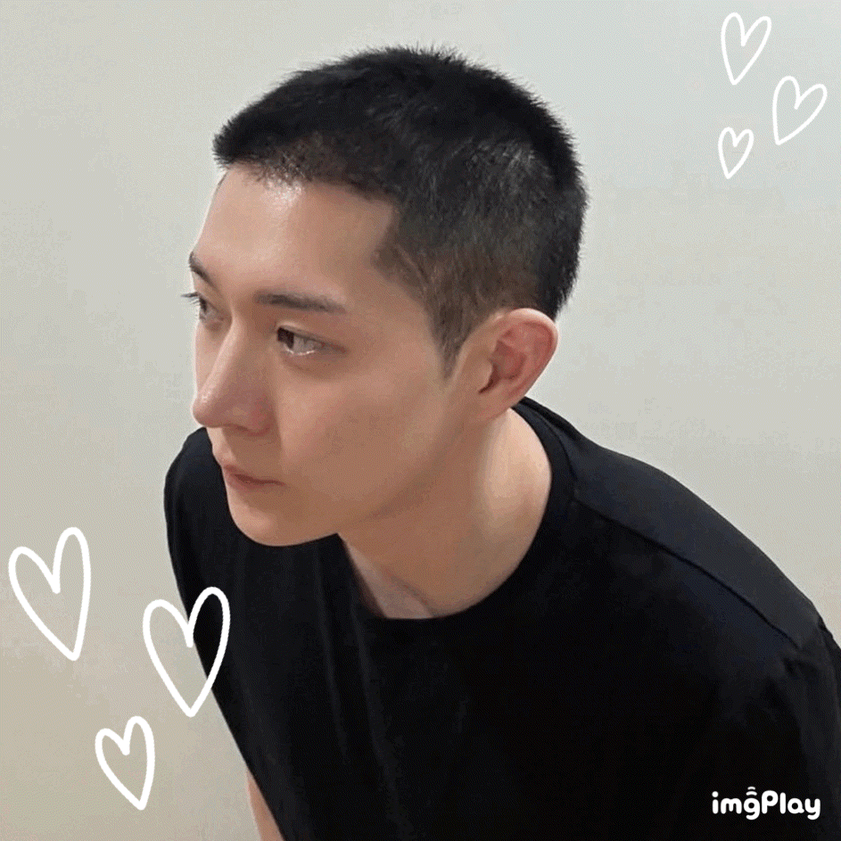 A moment captured by a fan of Kim Youngdae