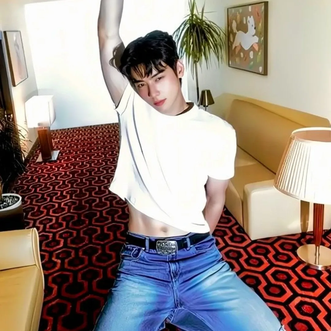 Behind-the-scenes cut of Cha Eunwoo