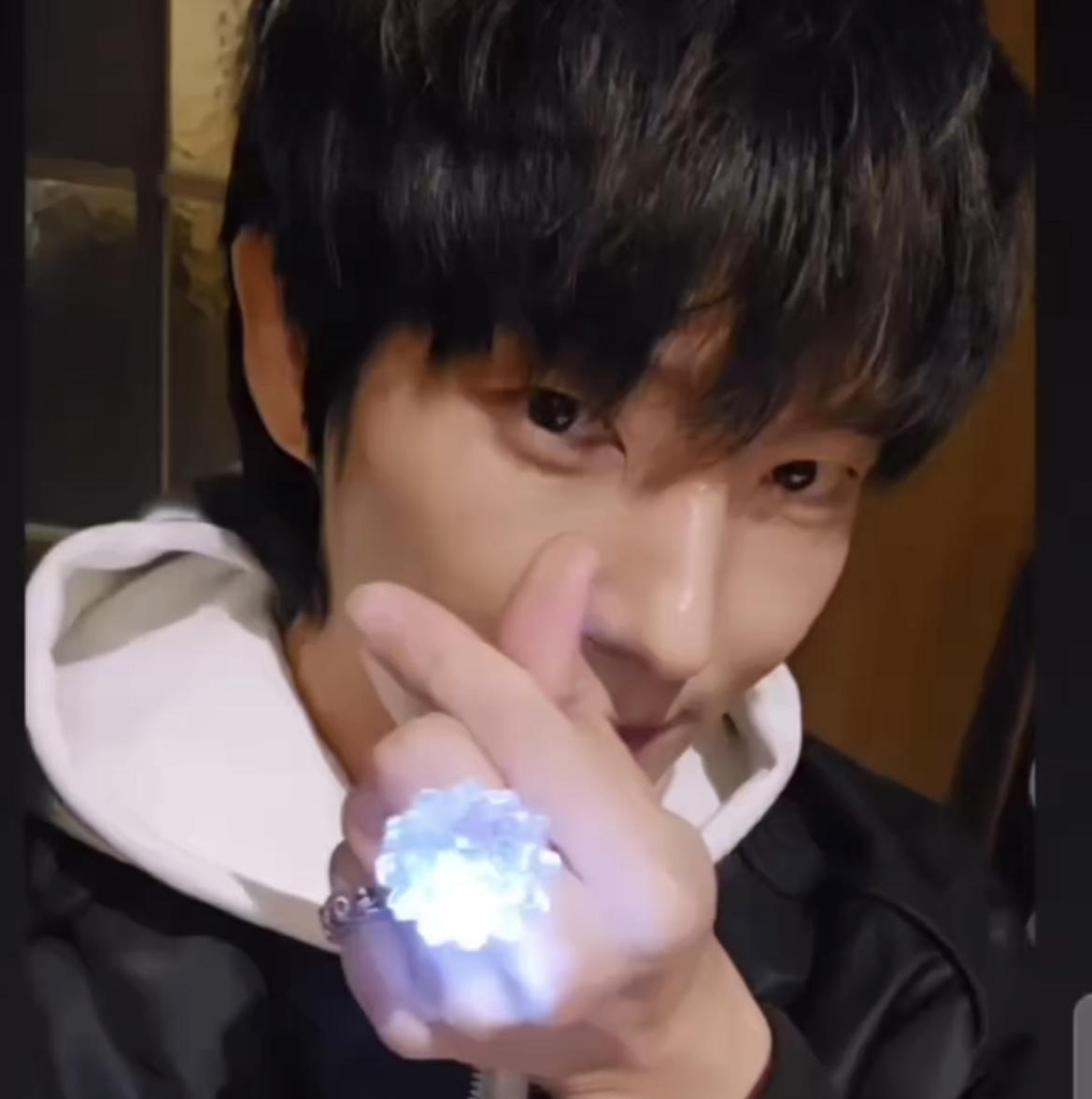 Behind-the-scenes cut of Lee Joongi