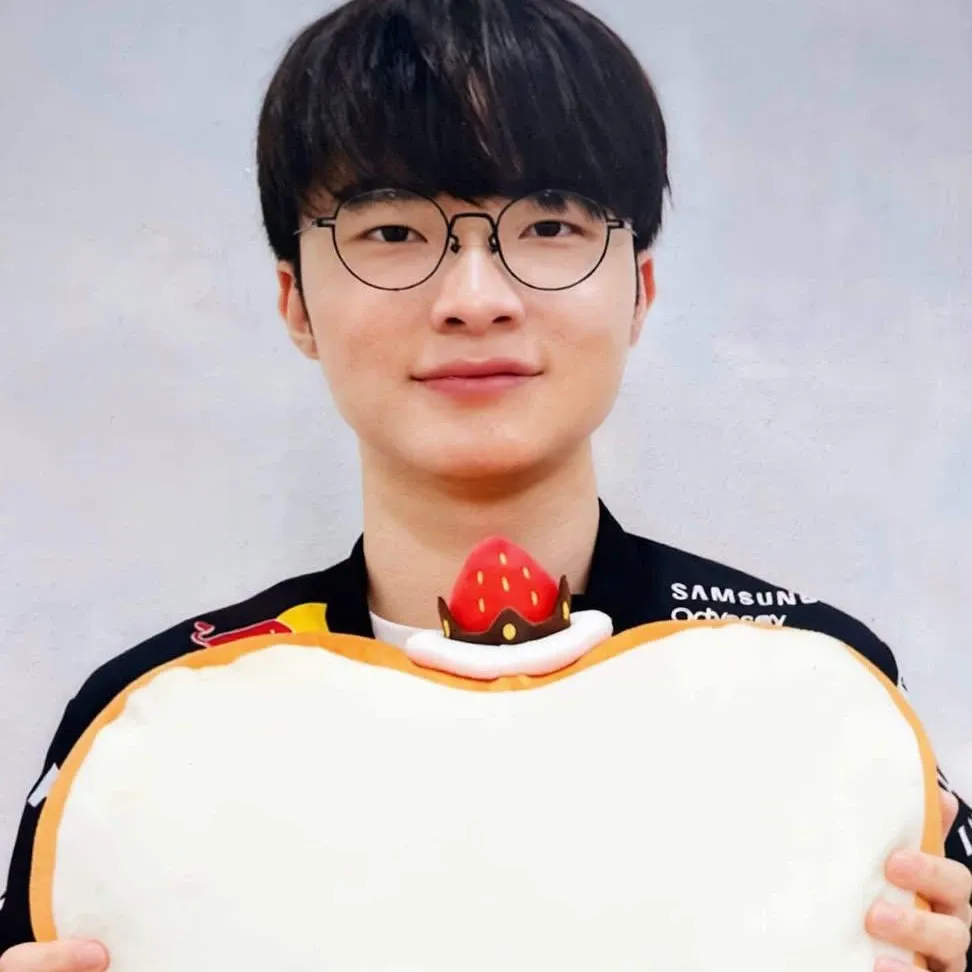 A moment captured by a fan of Faker