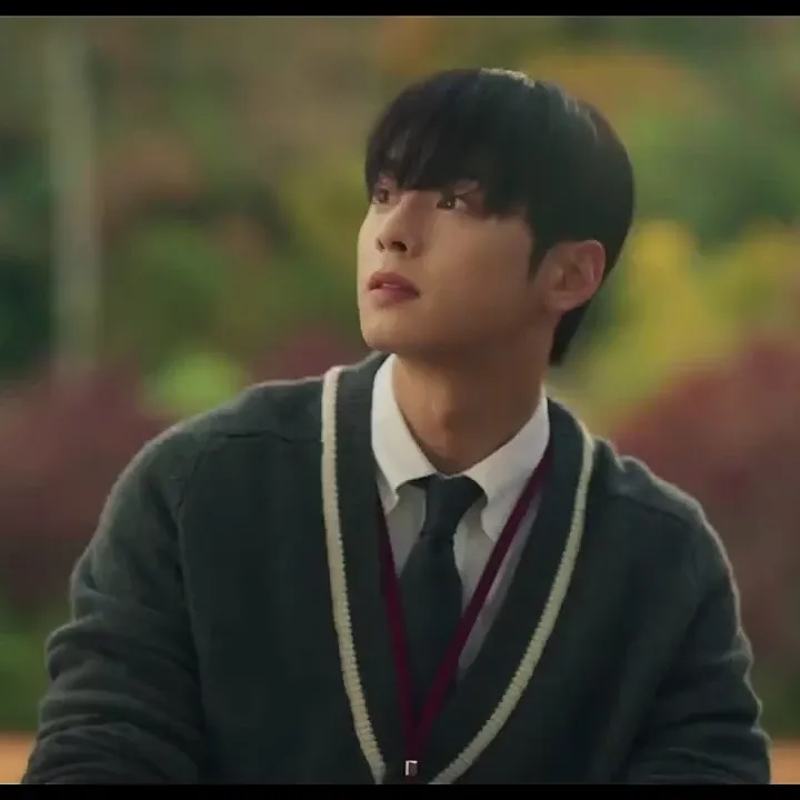 Recent activity shot of Cha Eunwoo